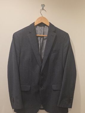 Classic Men's Dark Blue Sport Coat - 100% Wool Two-Button Blazer, 38S